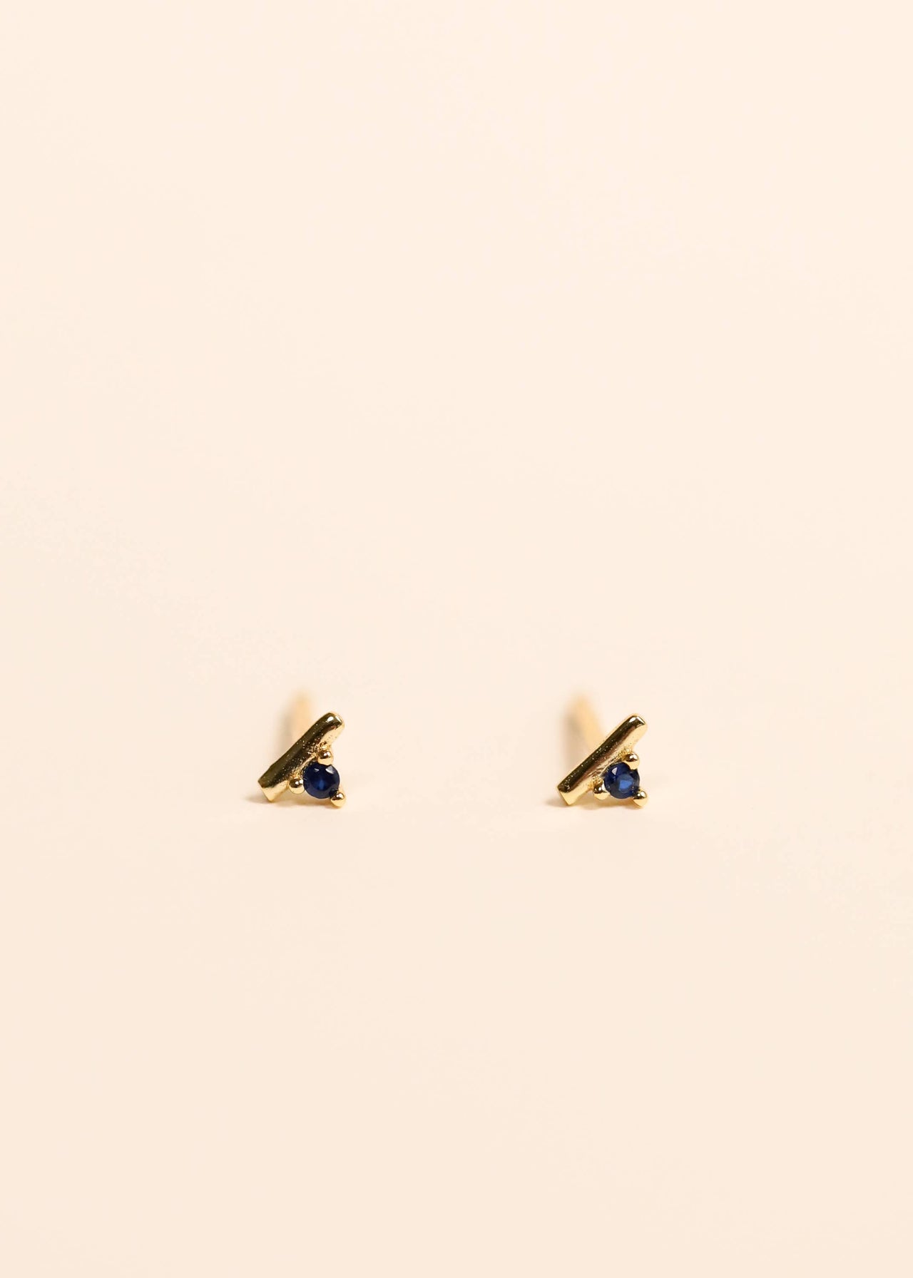 Stud Bar - Sapphire CZ - Earring